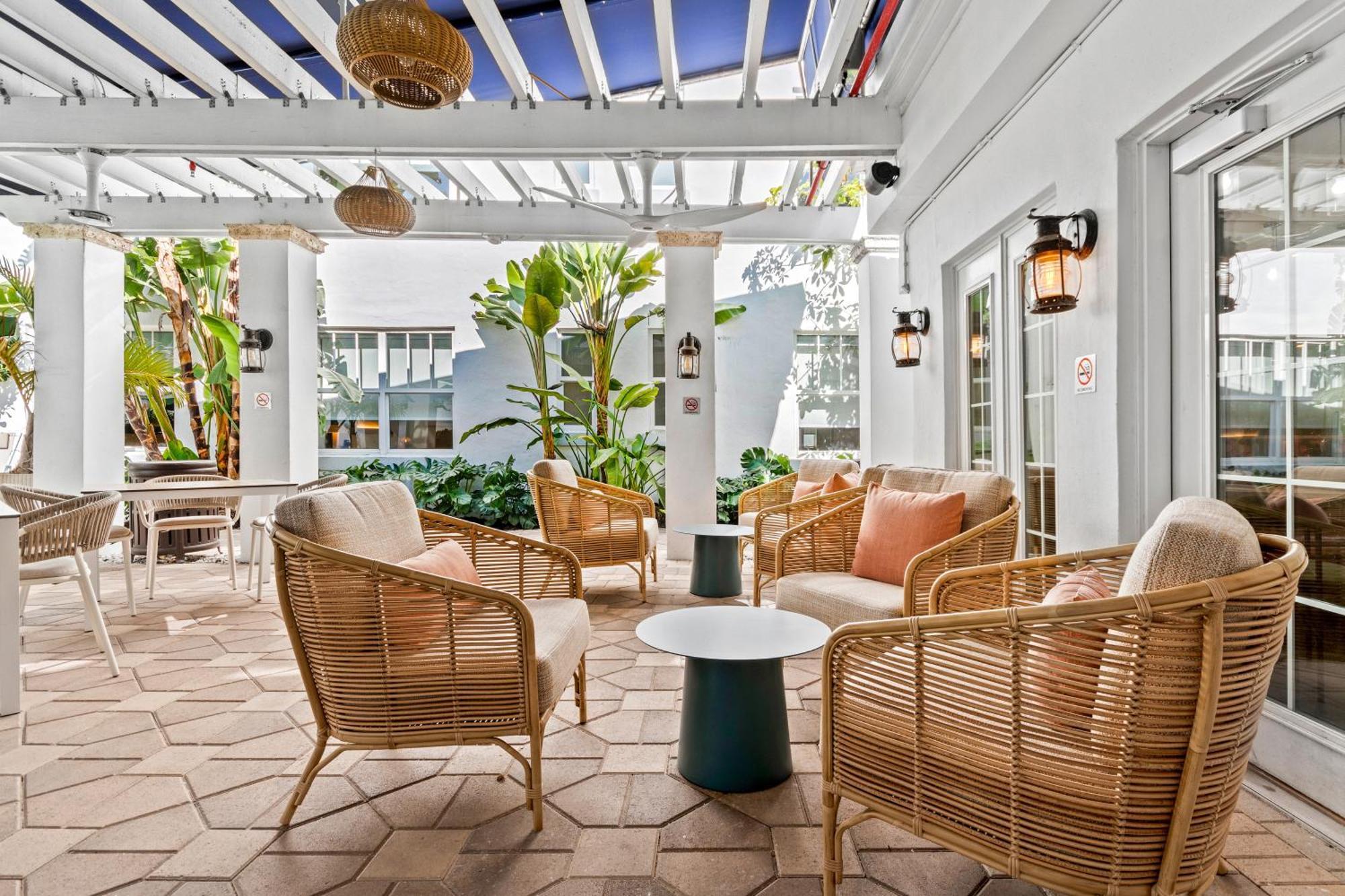 Aloha Fridays Hotel Маями Бийч Екстериор снимка
