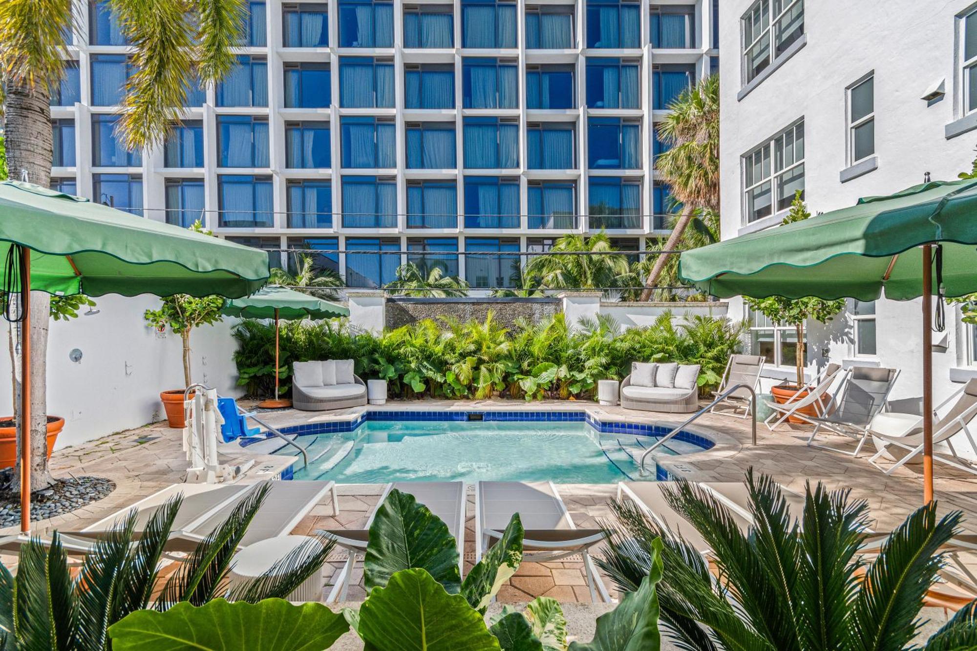 Aloha Fridays Hotel Маями Бийч Екстериор снимка