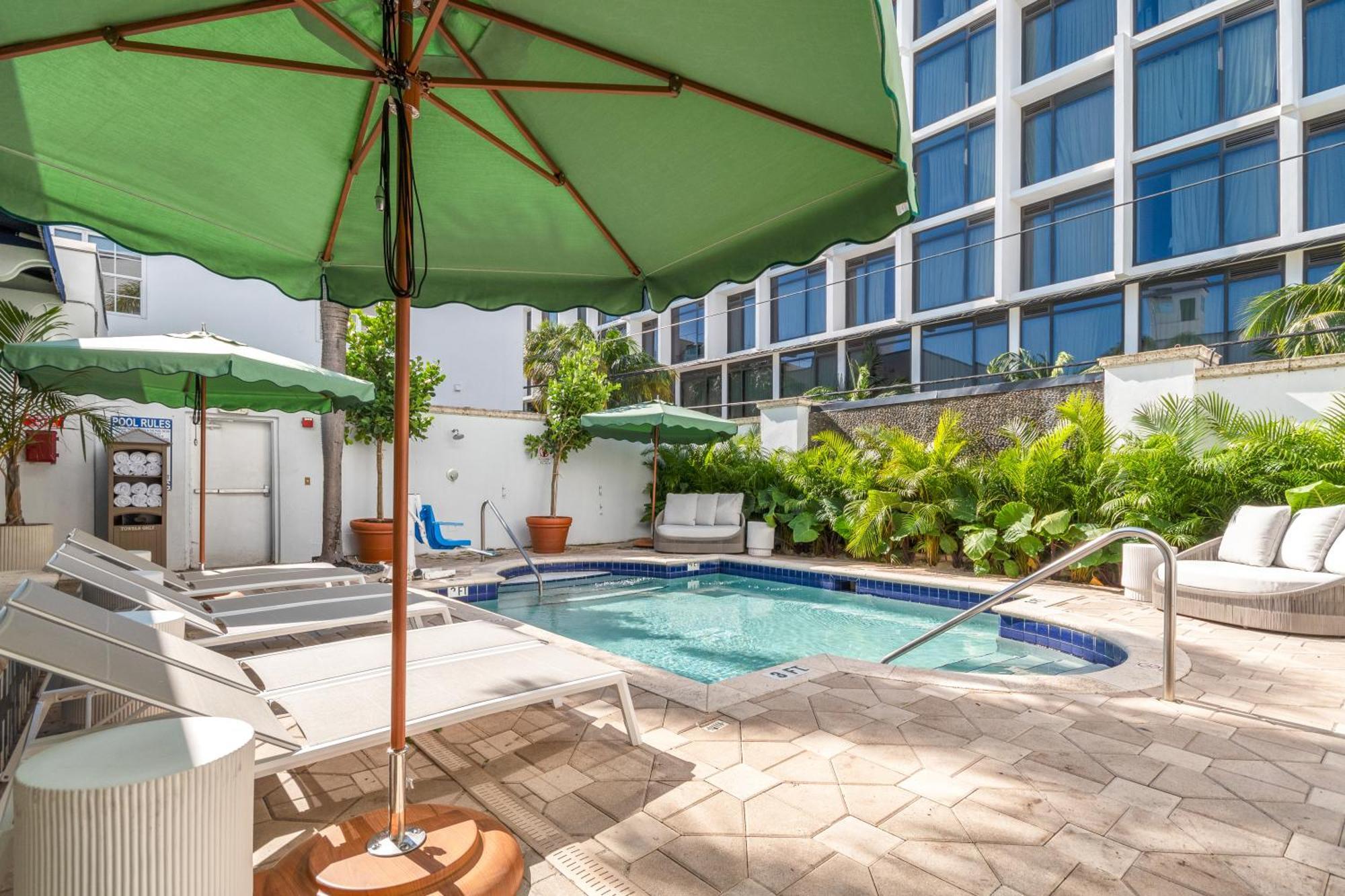 Aloha Fridays Hotel Маями Бийч Екстериор снимка